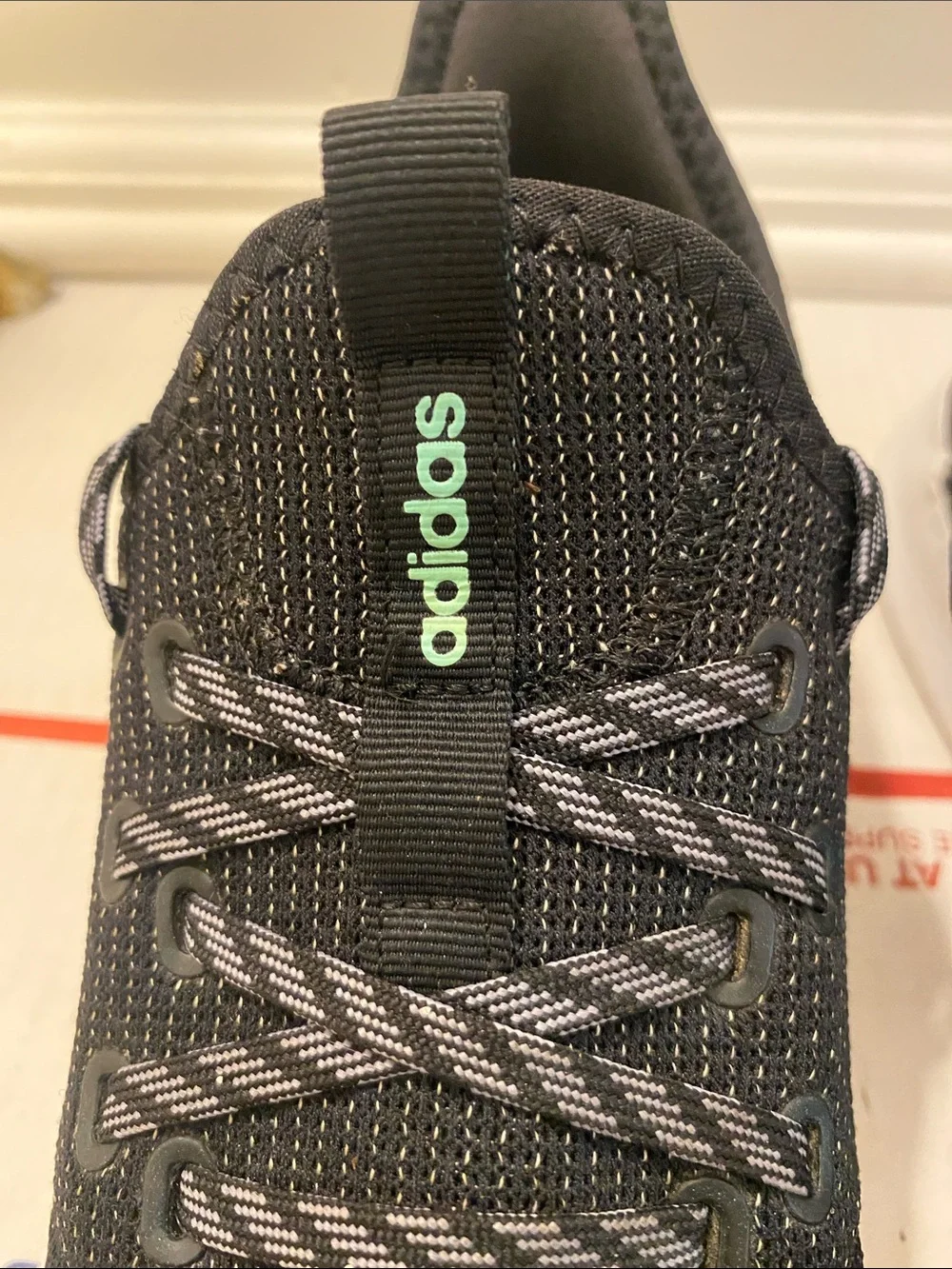 Adidas size 8.5 sneakers good condition